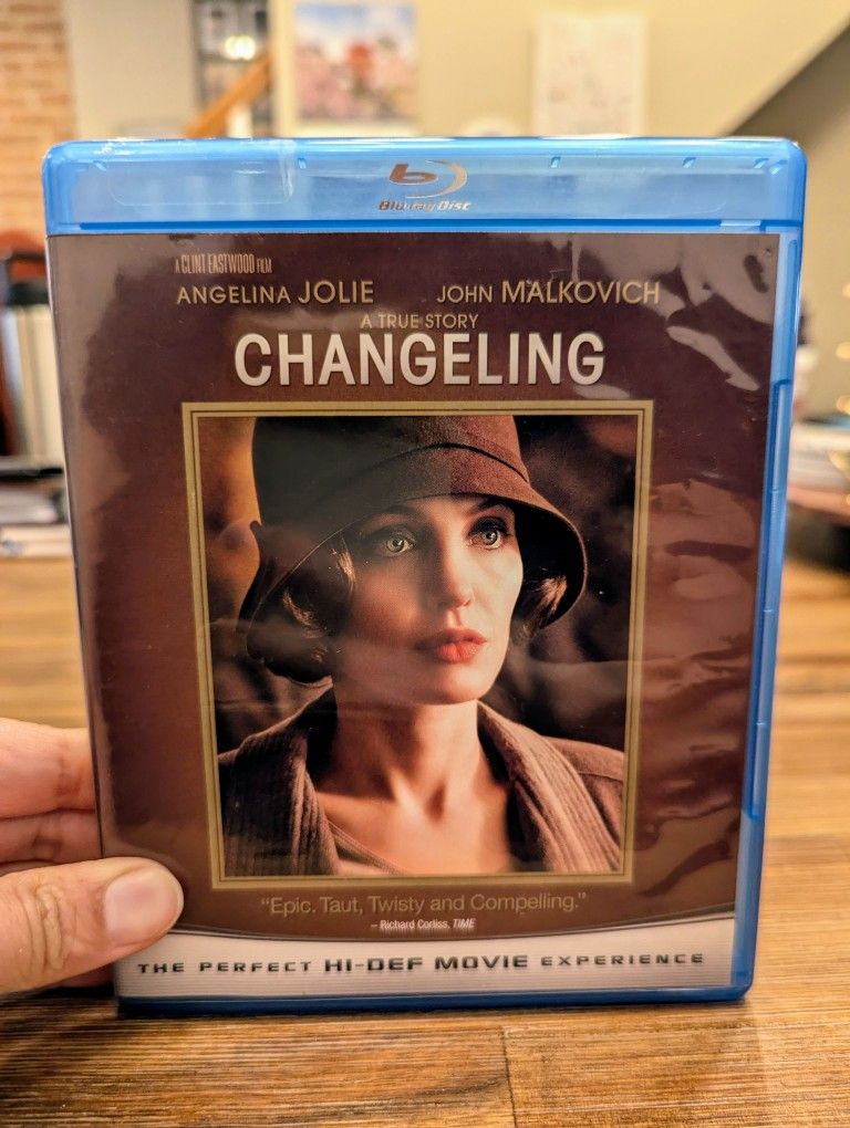 Changeling: Unveiling the Mystery Angelina Jolie [Blu-ray/DVD] - 2008 Classic