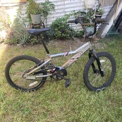 20 inch diamondback viper bike,good condition.sold as seen in the photos, read description ,cash only ,