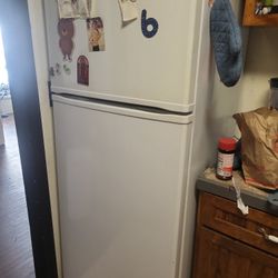 Kenmore Refrigerator  $50 Obo