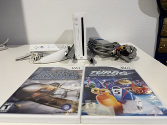 Nintendo Wii RVL-001 Console White GameCube Compatible W/2 Games Tested