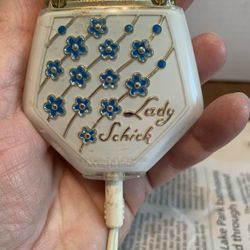 Vintage Lady Schick Razor w/ Cord (works)
