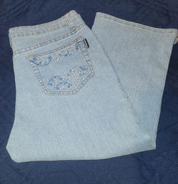 Charlotte Embroidered Light Blue Capri Jeans Size 13/14.