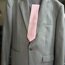 Like NEW.Mens Gray Suit 6 Pcs Size MEDIUM 