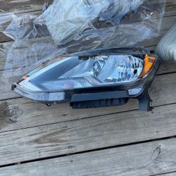 2016-2019 Nissan Sentra New In Box Headlight Drivers Side