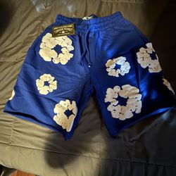 Size Small Denim Tear Short 