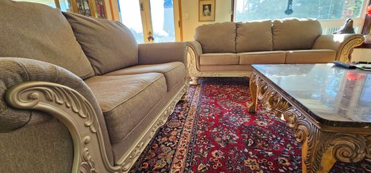 Very Clean 2 piece sofa set