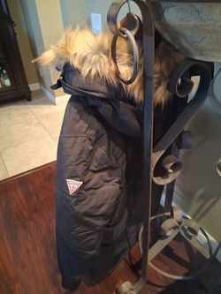 Guess puffer jacket faux fur hood