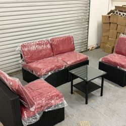 New inbox patio set (we finance and deliver)($54 down,$1299 total)(90 day no interest payment plan)