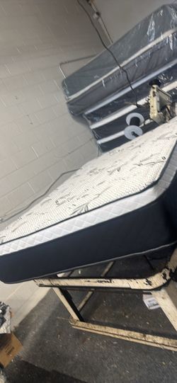 Brand new Queen mattress