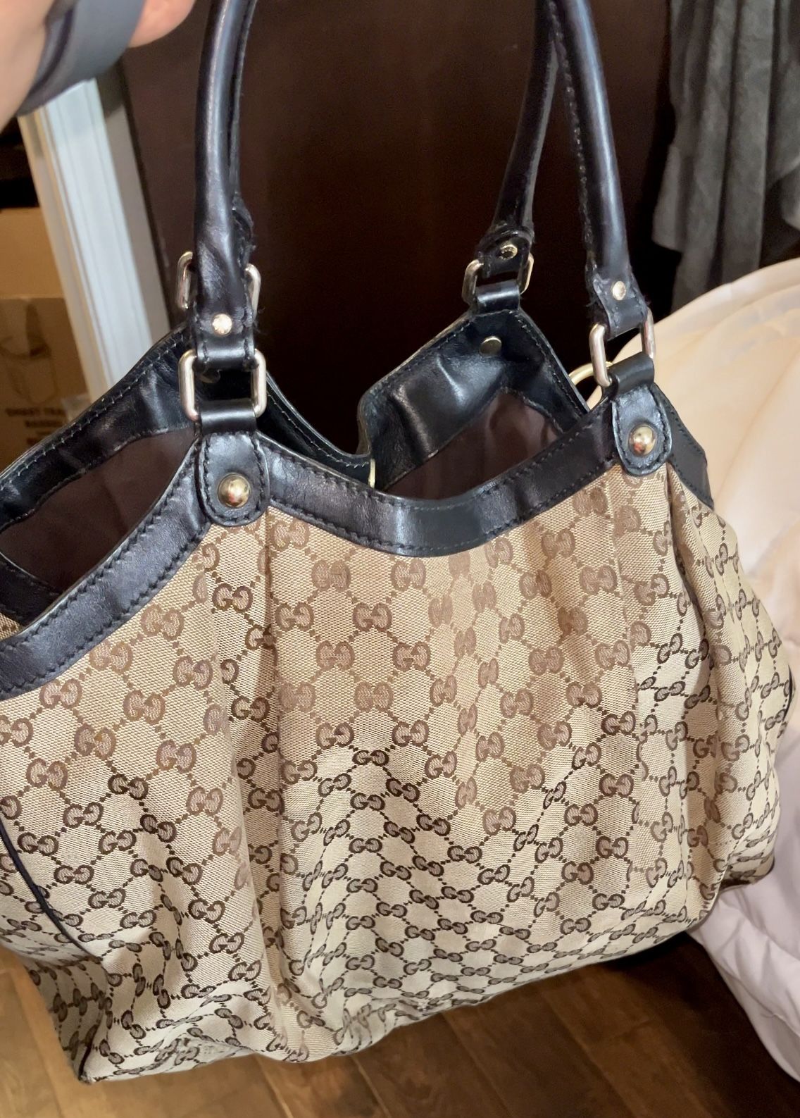 GUCCI Bag - VERY USED