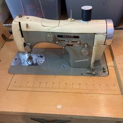 vintage sewing machine NECCHI super nova