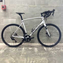 Specialized Roubaix Sport (2021) – 61 cm – Carbon Frame – Excellent Condition – 3200$ MSRP