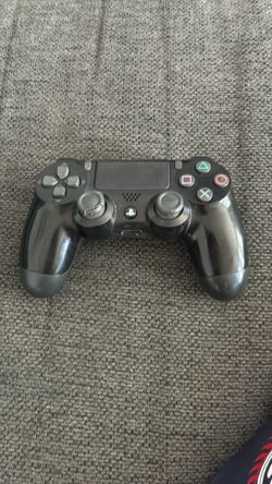 PS4 controller