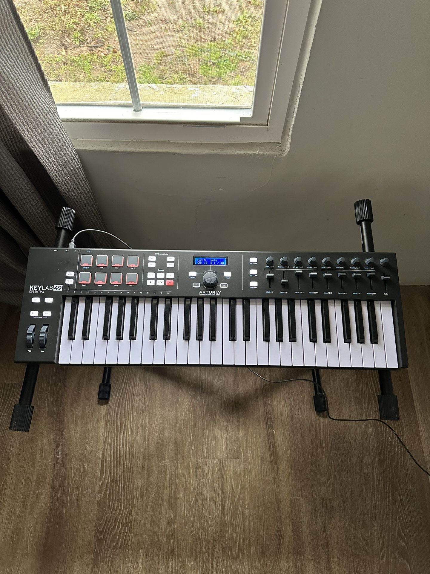 MIDI Keylab 49 Keyboard with stand