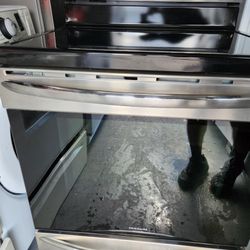 Frigidaire Stove #836