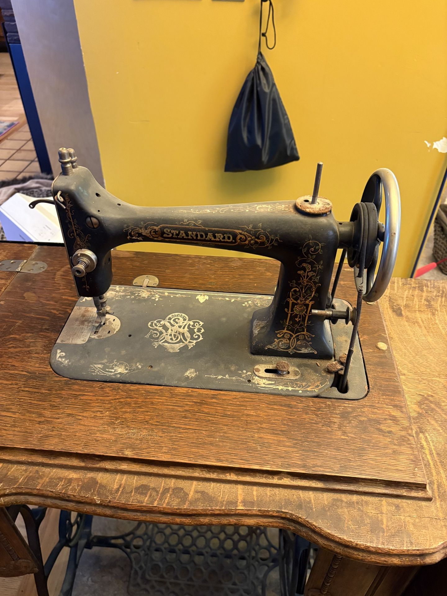 Vintage Standard Sewing Machine FREE