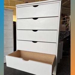 5 drawers dresser/ Five drawers dresser