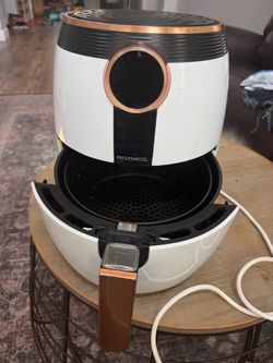 Rozmoz Air Fryer White and Rose Gold