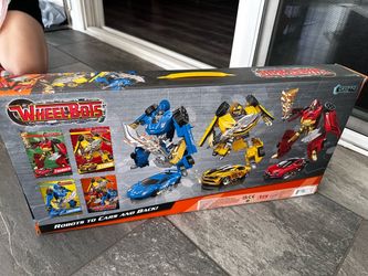 WheelBots Robots to Cars Transformer Toy Set