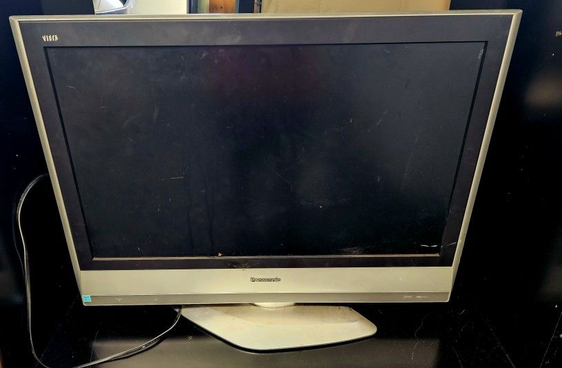 Panasonic TC-32LX60 - 32" LCD TV

