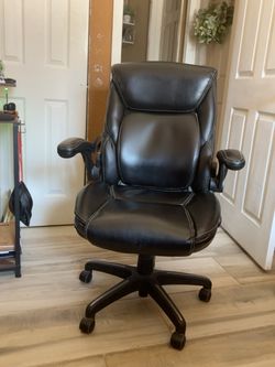 Black Executive Office Chair – Padded High Back