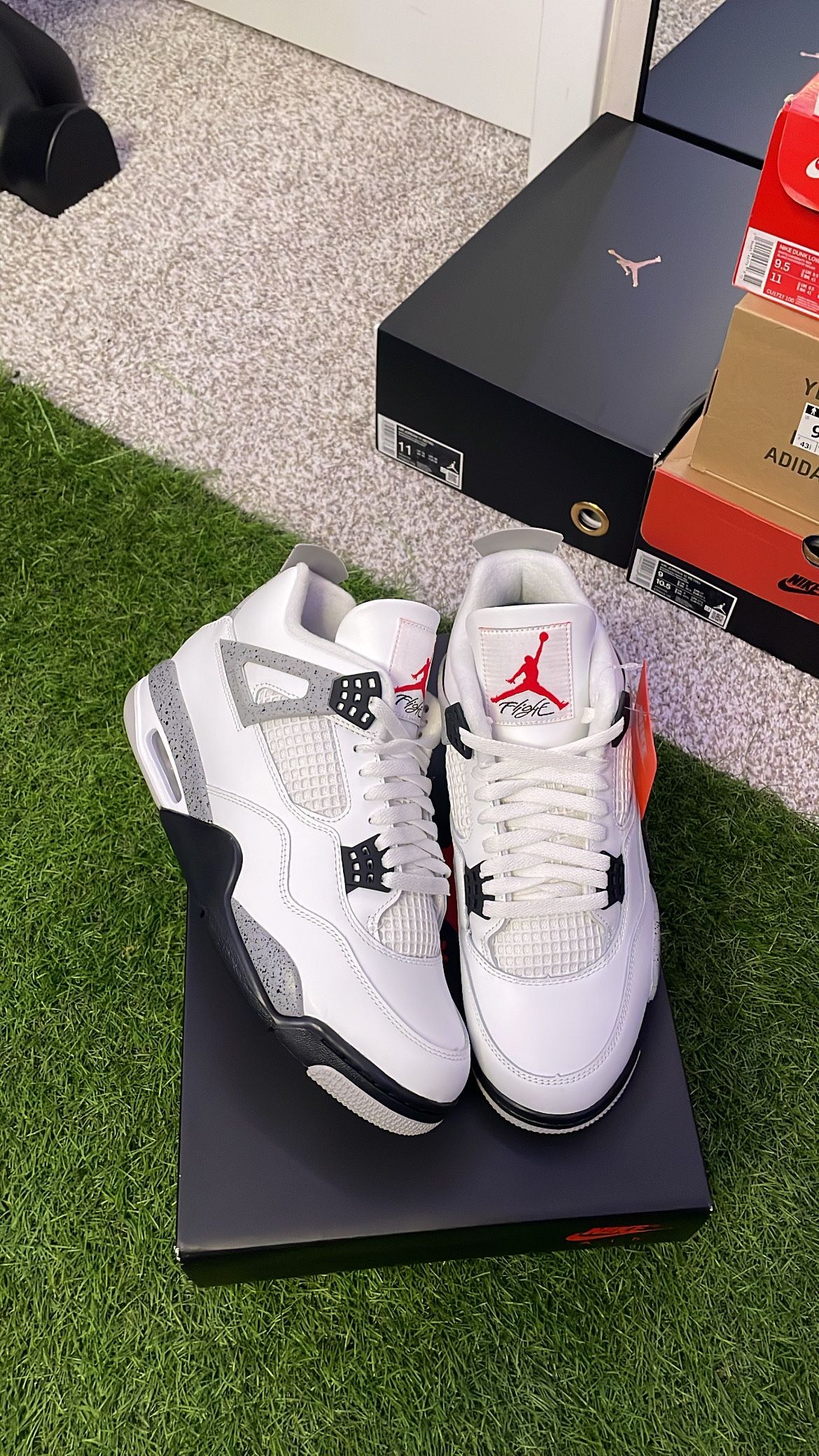 Retro Jordan 4 ‘White Cement’