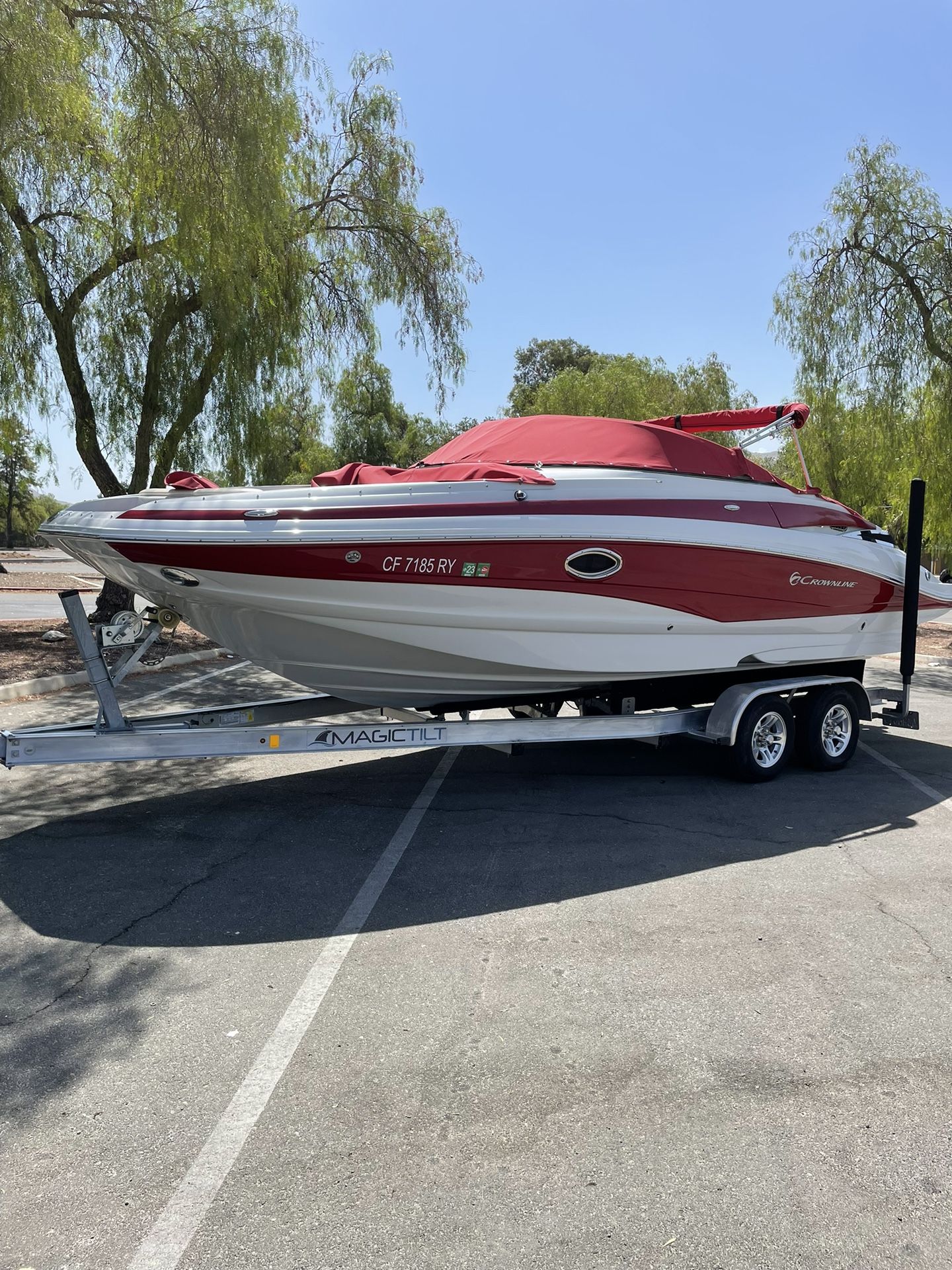 2017 Crownline E4 Boat