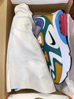 Air max 200 size 7.5 women’s (BRAND NEW!!)