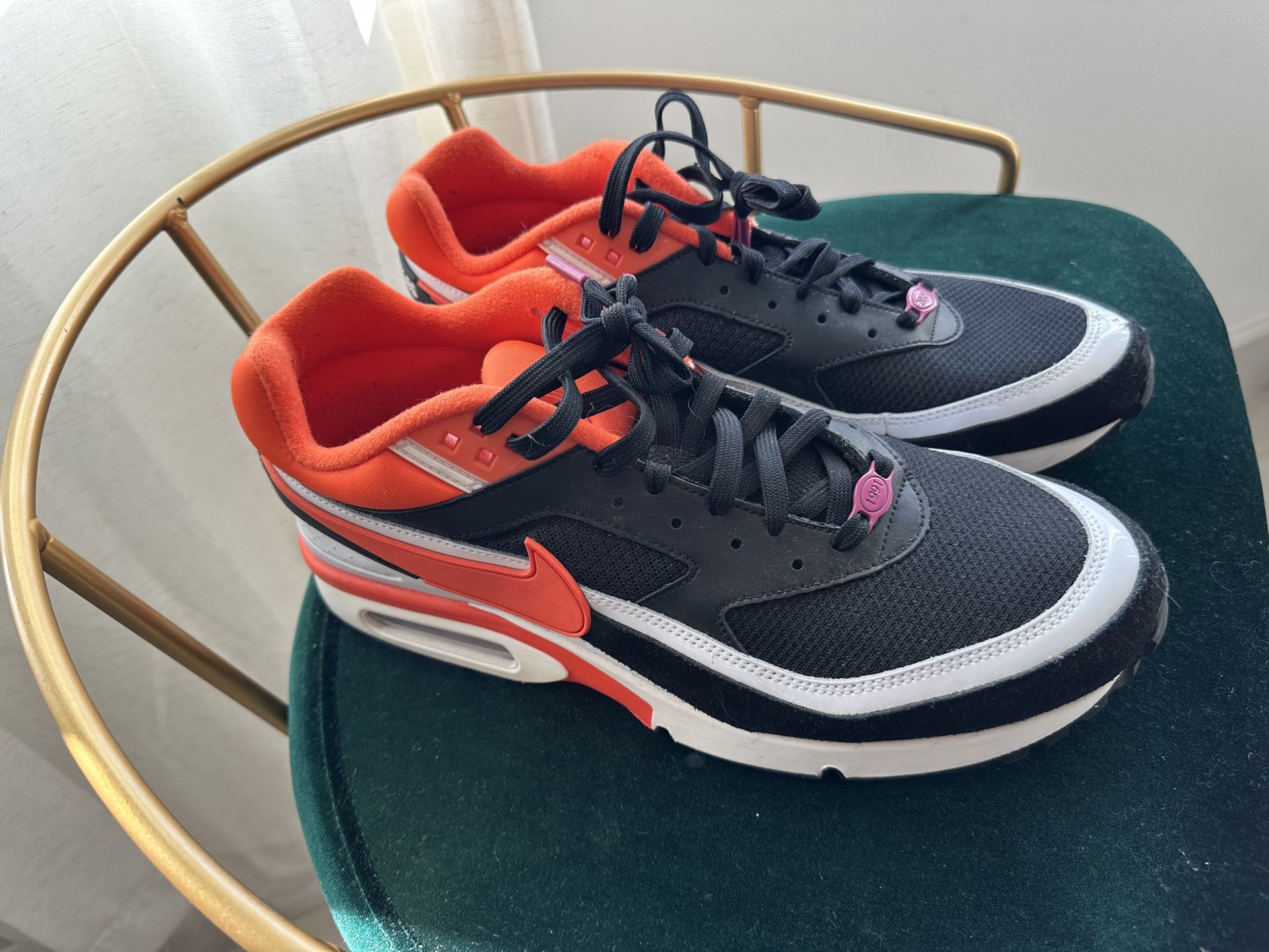 Bright Orange and Black AIR MAX BW QS LA \