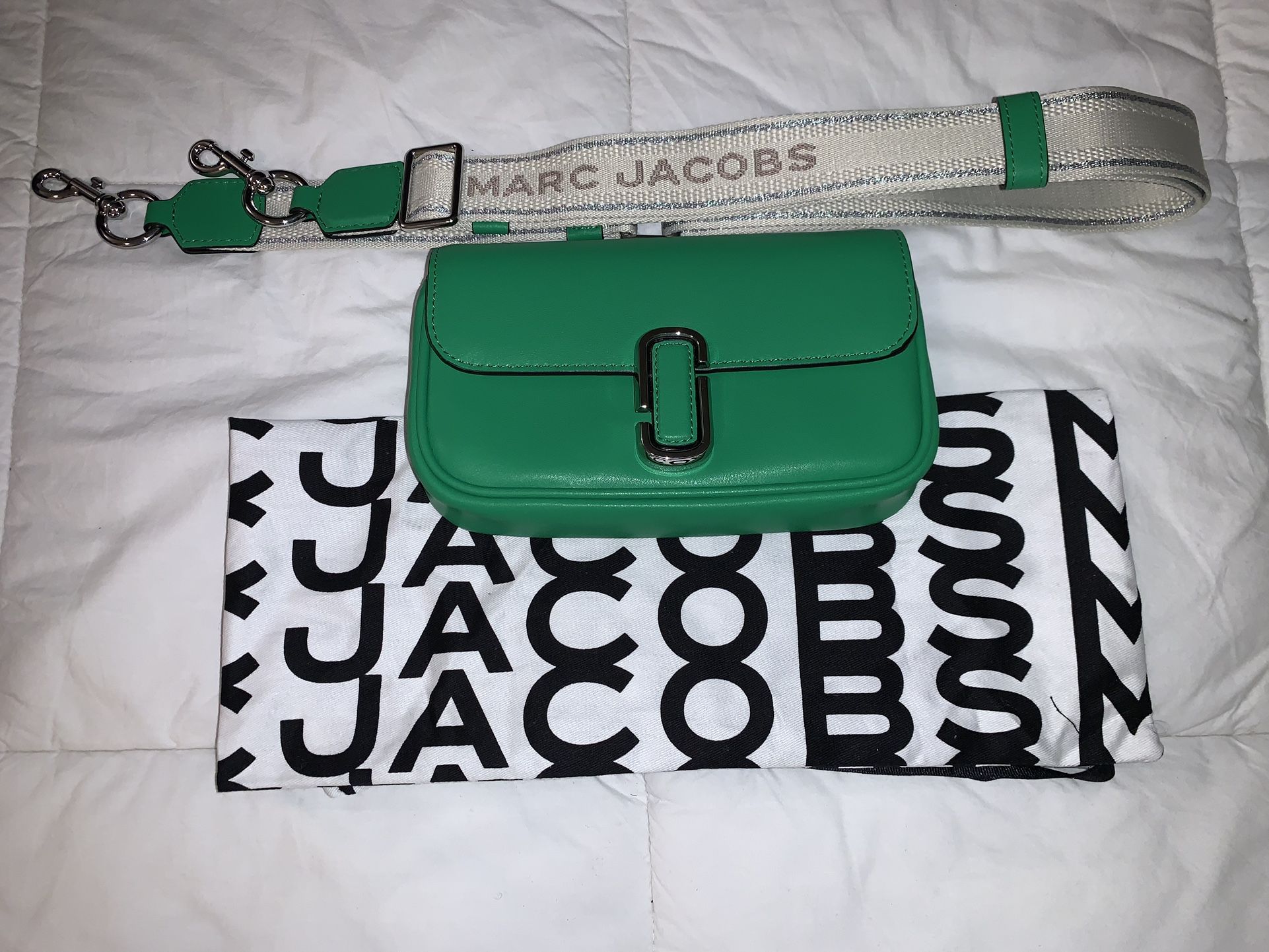 MARC JACOBS 