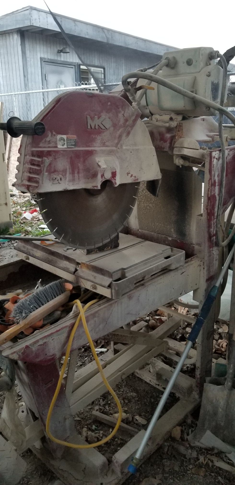 Cutting machine for tile or stone