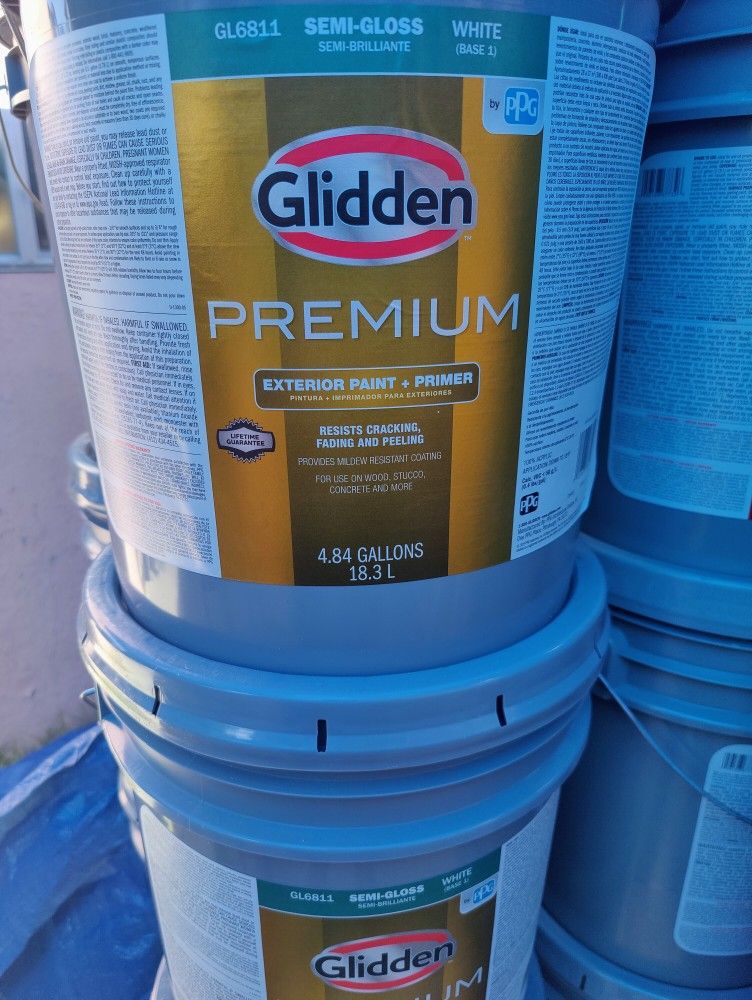 Glidden Premium
5 gal. Light Blue Semi-Gloss Exterior Latex Paint With Primer (Pintura De Casa Azul Bajo)