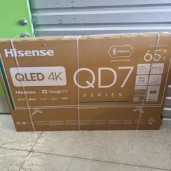 Hd389 65” Hisense smart 4k Qled tv floor model 