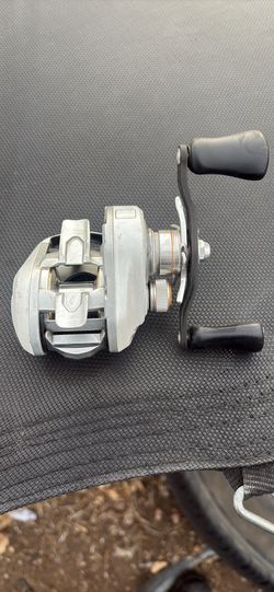 Bass Pro Shops Johnny Morris CarbonLite Baitcast Reel