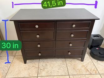 Comoda Cajonera. Excelente estado. Medidas 30 in x 41,5 in.