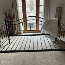 Black Metal Full Size Bed Frame – Sturdy & Elegant