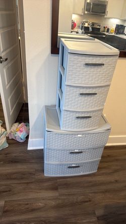 Storage bins