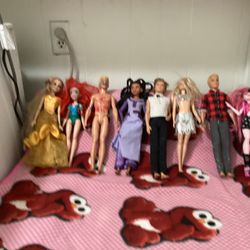 Barbies Doll Lot Of 17 Pieces 