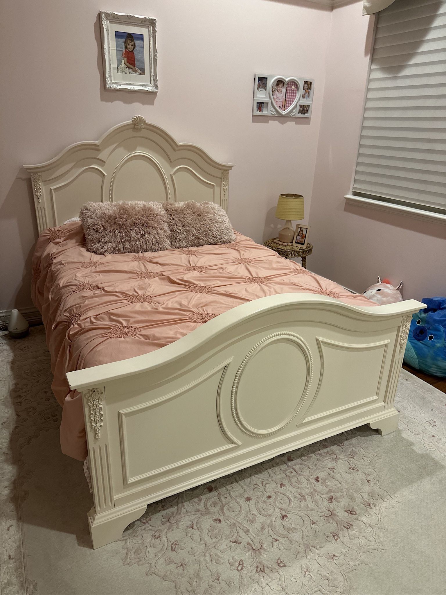 Queen Bedroom Set