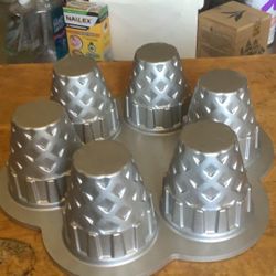 Ice Cream Cones Cake Pan Backyard Bugs 