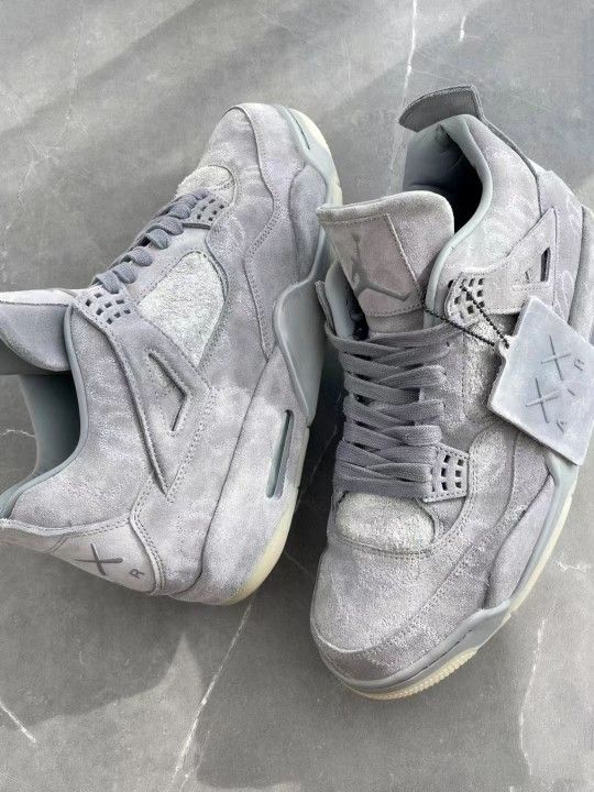 Air Jordan 4 Retro Kaws Gray
