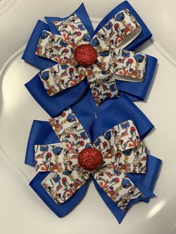 Dr Seuss thing 1 thing 2 Cat in the hat bow