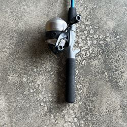 Sling Shot Fishing Pole With Zebco 33 Reel, Bobber Hook And Weight Included