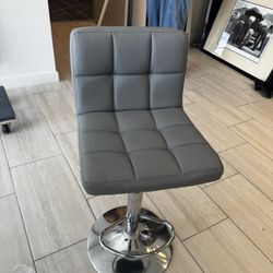 Set Of 2 Bar Stools 