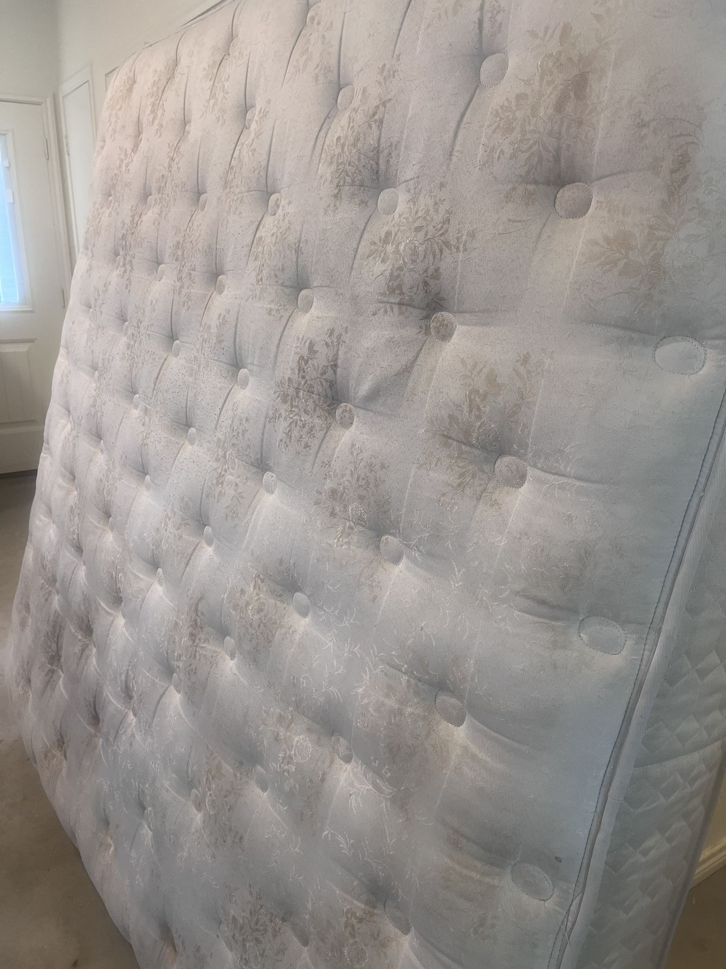 King Mattress W Box Spring
