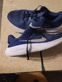 Mens navy nikes