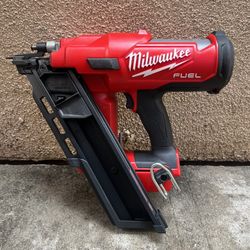 Milwaukee M18 FUEL 3-1/2 in. 18-Volt 30-Degree Lithium-Ion Brushless Cordless Framing Nailer (Tool-Only)