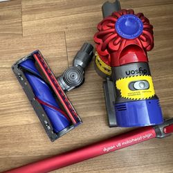 Dyson V8 Vacuum