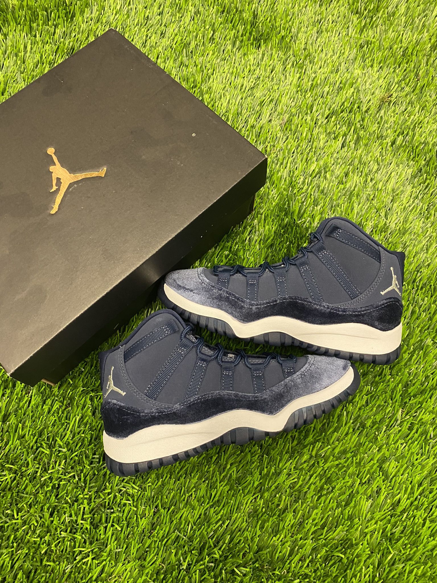 Jordan 11 Midnight Navy 2Y