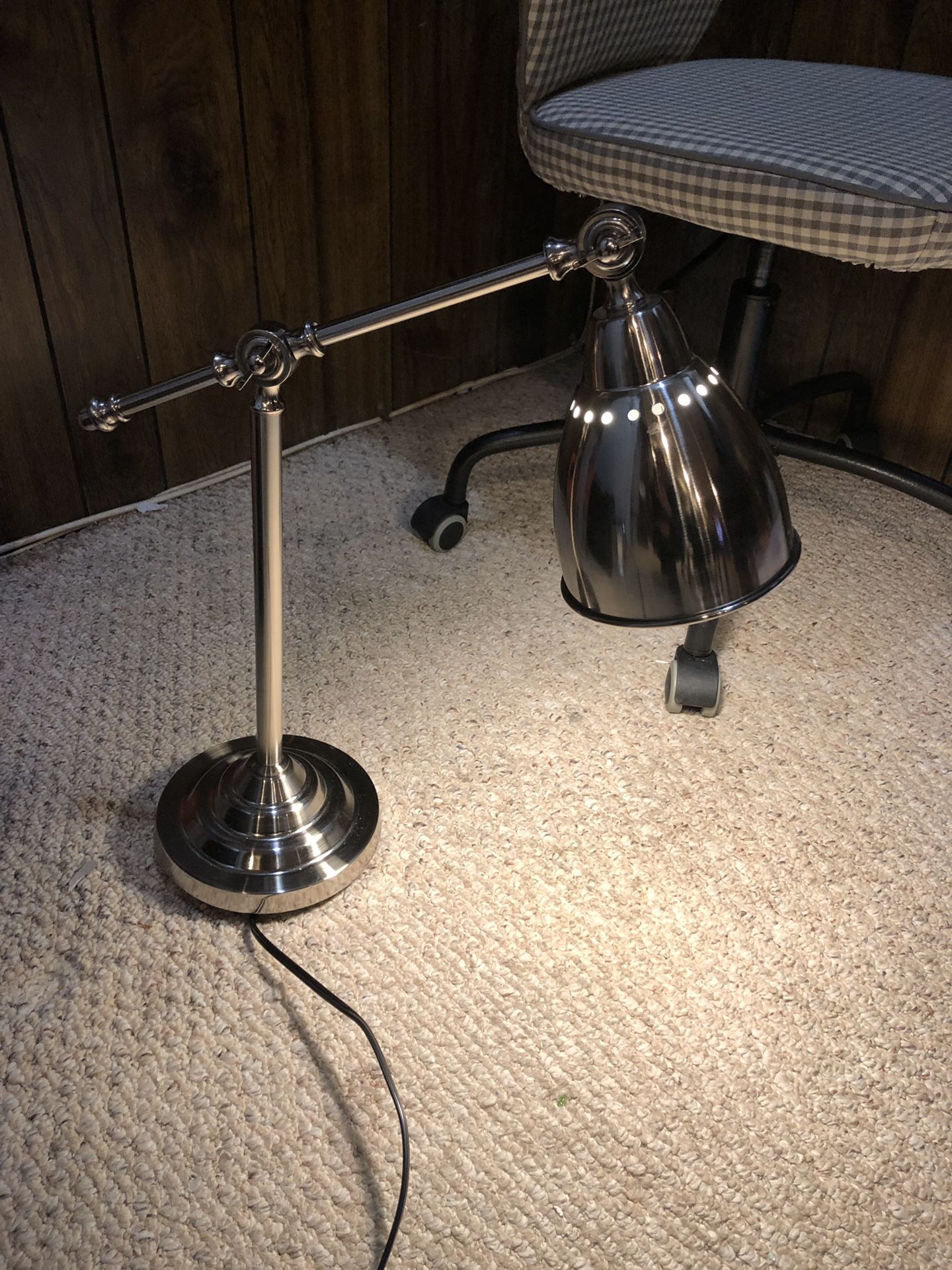 Desk lamp